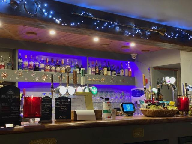 The Thelbridge Cross Inn Crediton Exterior foto